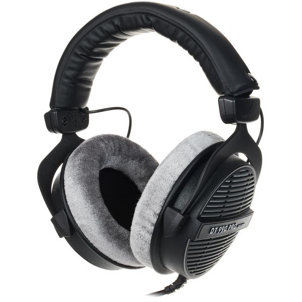 Beyerdynamic DT 990 Pro the studio legend